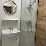 Krysztalowa Przystan 홀리데이파크 *