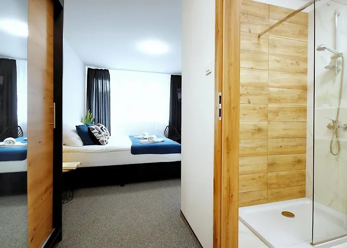 Kryształowa Przystań Kompleks wypoczynkowy *