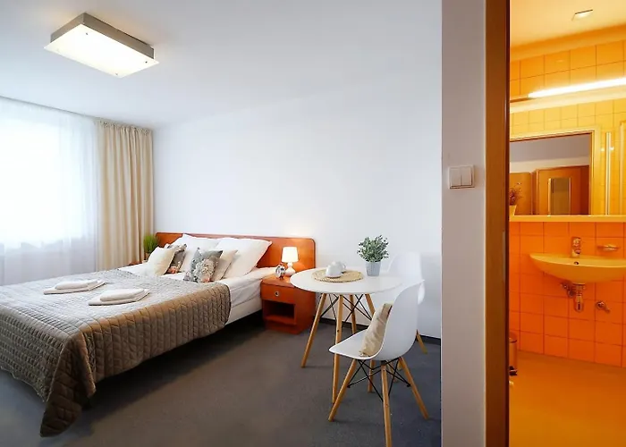 Kryształowa Przystań Kompleks wypoczynkowy *